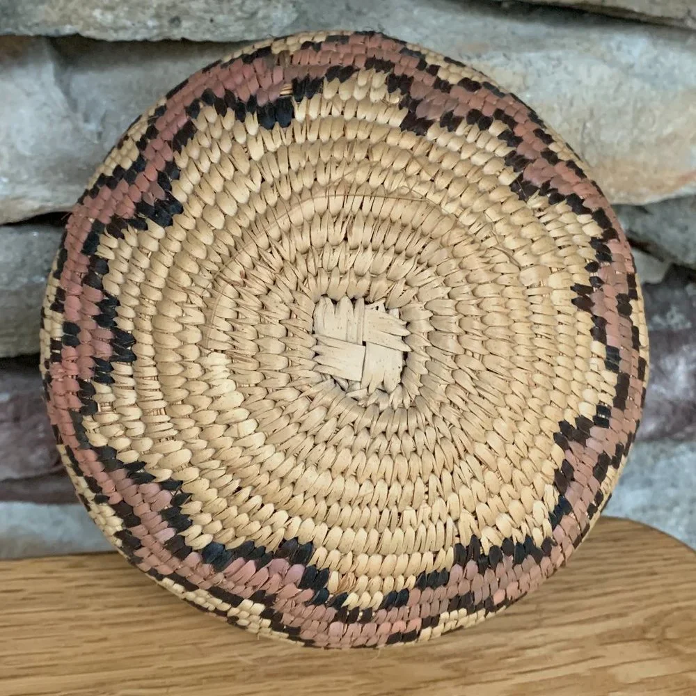 VTG African Basket Zulu Rwanda Coiled Chevron South Africa Hand Woven - Picture 5 of 7